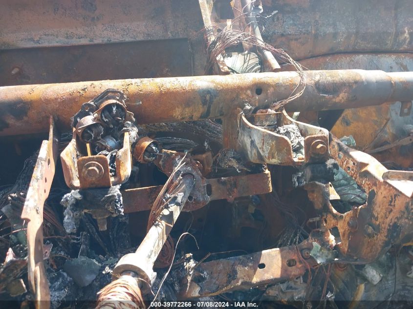 2001 Ford F-450 Xl/Xlt VIN: 1FDXF46F01ED62846 Lot: 39772266