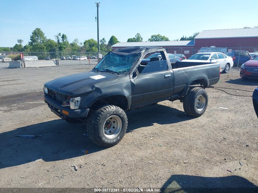 1990 Toyota Pickup 1/2 Ton Sht Wheelbase Dlx VIN: JT4RN01P9L7033949 Lot: 39772391