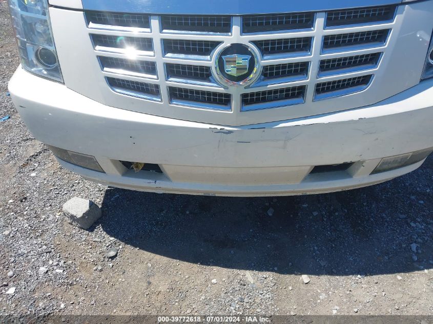 2007 Cadillac Escalade Standard VIN: 1GYEC63887R341146 Lot: 39772618