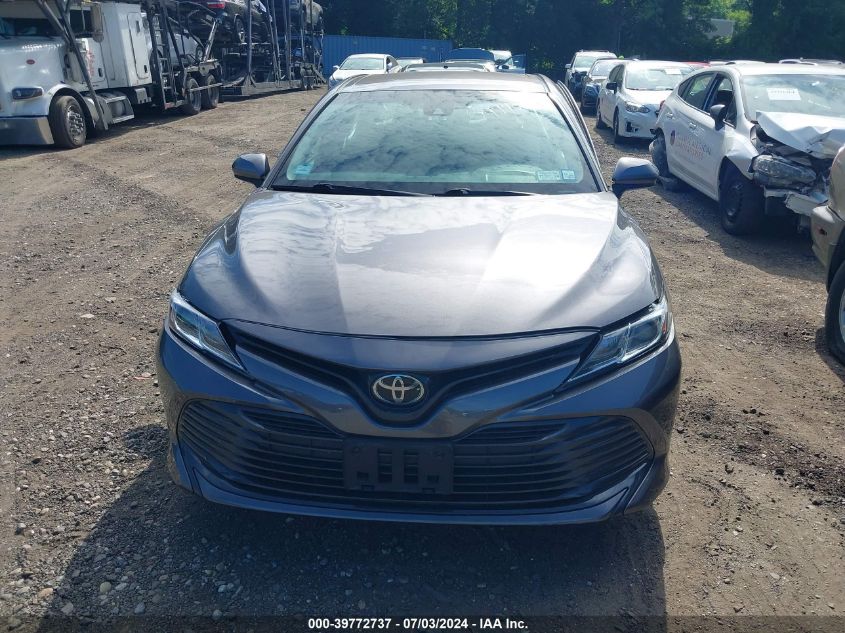 2018 Toyota Camry Le VIN: 4T1B11HK5JU676256 Lot: 39772737