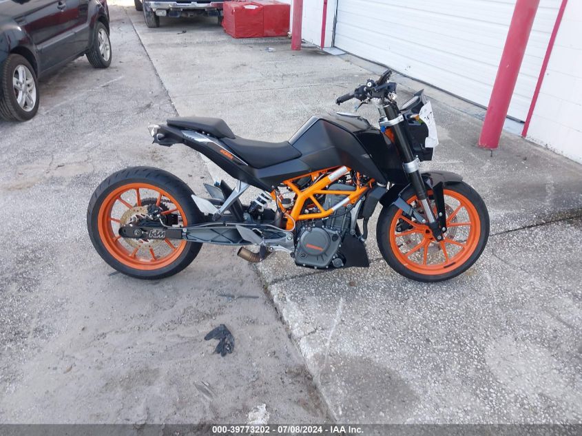 2016 Ktm Rc 390 VIN: MD2JGJ401GC272883 Lot: 39773202