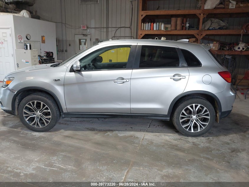 2018 Mitsubishi Outlander Sport 2.0 Es VIN: JA4AR3AU5JZ030275 Lot: 39773220