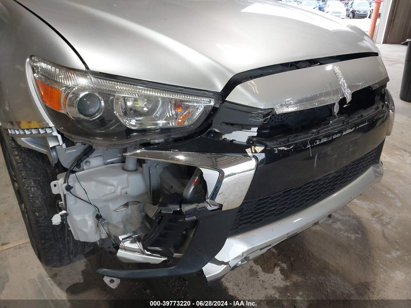 2018 Mitsubishi Outlander Sport 2.0 Es VIN: JA4AR3AU5JZ030275 Lot: 39773220