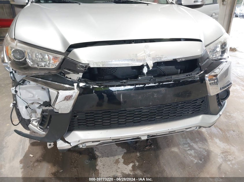 2018 Mitsubishi Outlander Sport 2.0 Es VIN: JA4AR3AU5JZ030275 Lot: 39773220