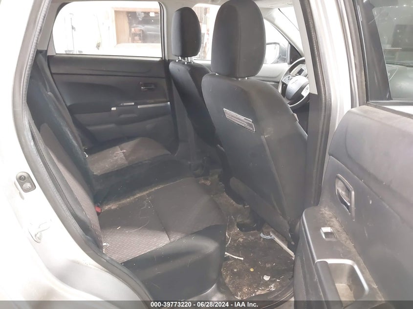 2018 Mitsubishi Outlander Sport 2.0 Es VIN: JA4AR3AU5JZ030275 Lot: 39773220