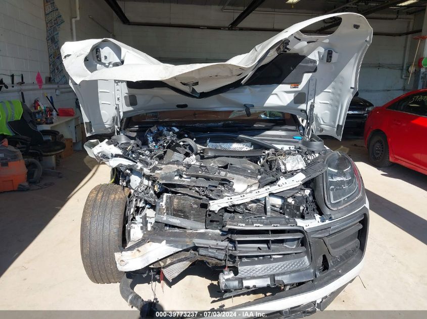 2022 Porsche Macan VIN: WP1AA2A54NLB06544 Lot: 39773237