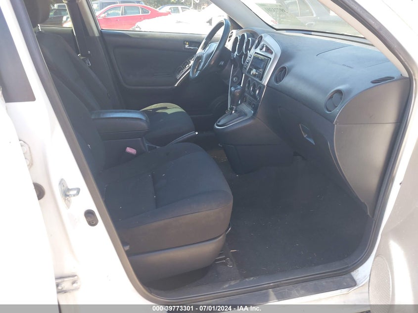 2008 Toyota Matrix Xr VIN: 2T1KR32E68C701720 Lot: 39773301