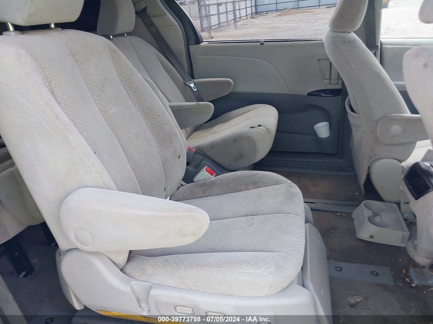 2011 Toyota Sienna Le V6 Auto Access Seat VIN: 5TDKK3DC4BS080170 Lot: 39773758
