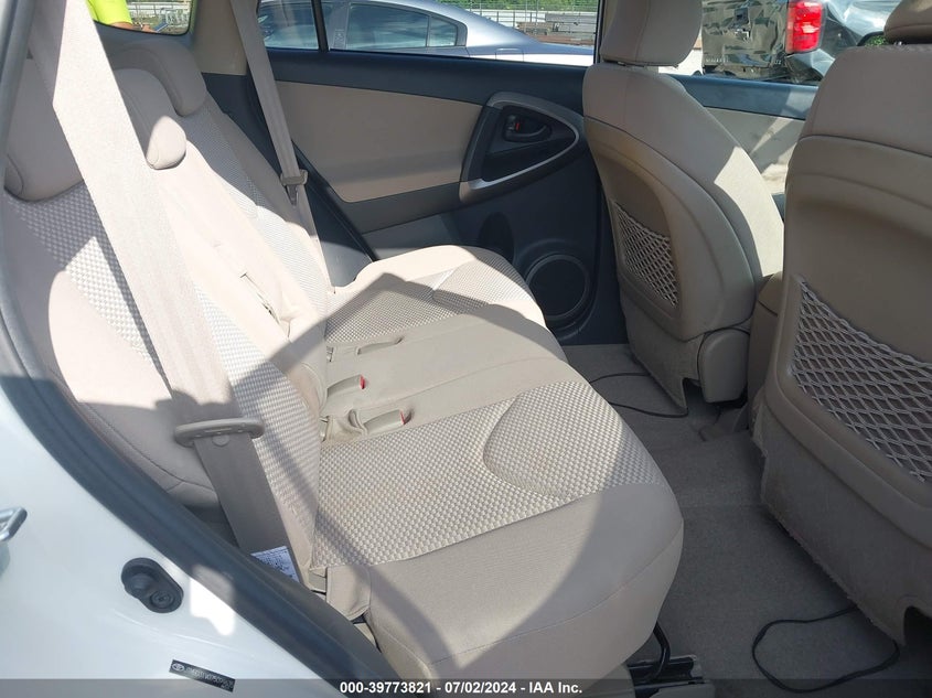 2007 Toyota Rav4 Limited VIN: JTMBD31V075099635 Lot: 39773821