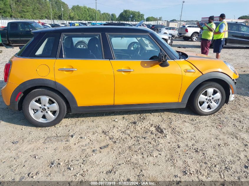 2015 Mini Hardtop Cooper VIN: WMWXS5C57FT827527 Lot: 39773919