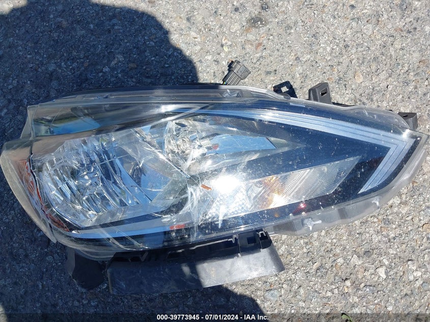 2018 Nissan Sentra S VIN: 3N1AB7AP6JY223737 Lot: 39773945