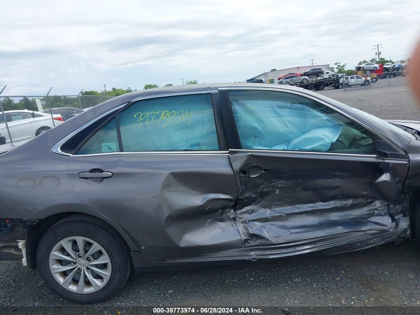 2016 Toyota Camry Le VIN: 4T1BF1FK8GU545805 Lot: 39773974