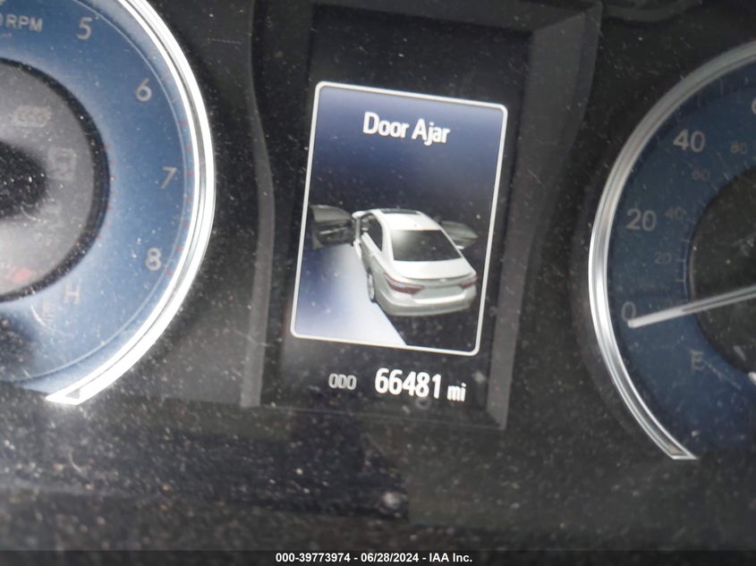 2016 Toyota Camry Le VIN: 4T1BF1FK8GU545805 Lot: 39773974