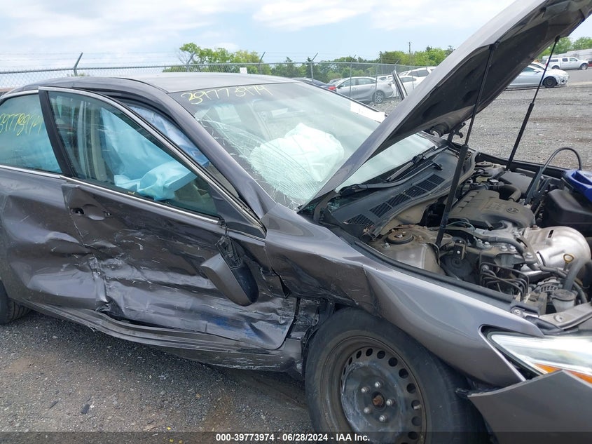 2016 Toyota Camry Le VIN: 4T1BF1FK8GU545805 Lot: 39773974