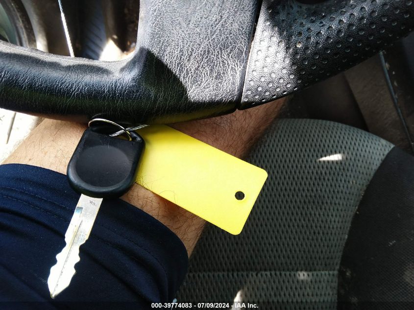 2005 Ford Escape Xlt VIN: 1FMYU93125KB10944 Lot: 39774083