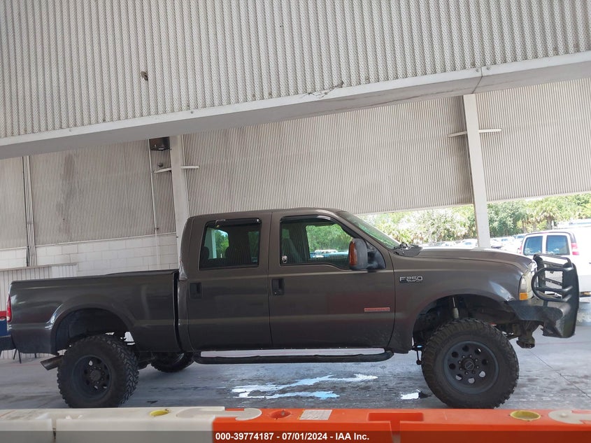 2004 Ford F-250 Lariat/Xl/Xlt VIN: 1FTNW21P44EA96932 Lot: 39774187