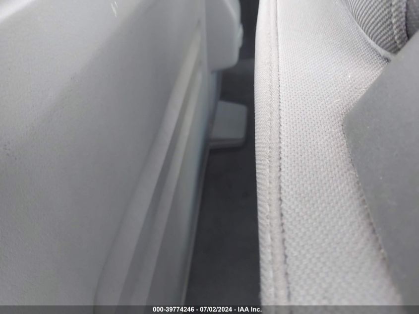 2005 Ford F-150 Stx/Xlt VIN: 1FTRF02W05KC57422 Lot: 39774246