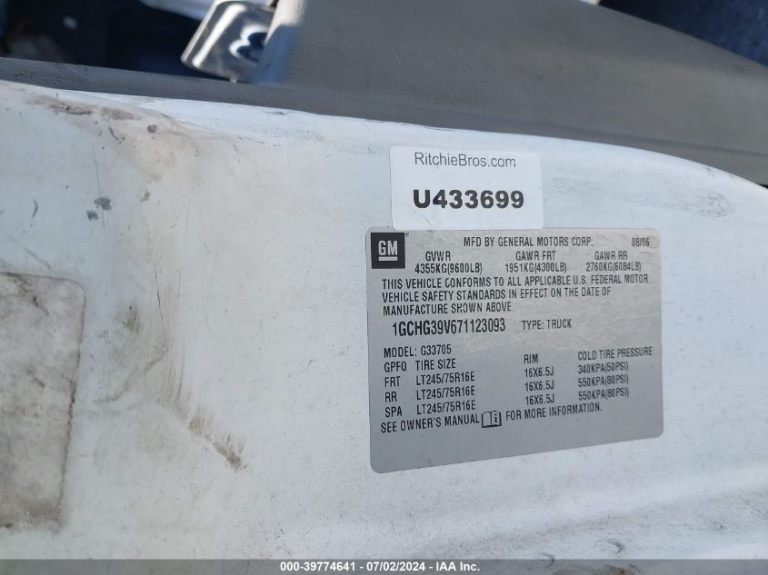 2007 Chevrolet Express G3500 VIN: 1GCHG39V671123093 Lot: 39774641