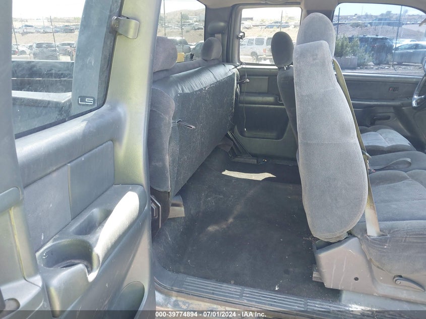 2001 Chevrolet Silverado 1500 Ls VIN: 2GCEC19T811329048 Lot: 39774894