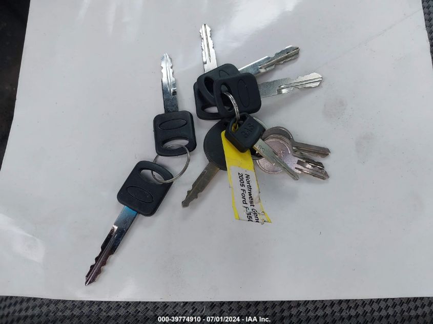 2005 Ford F-350 Xl/Xlt VIN: 1FDWF305X5EB57983 Lot: 39774910