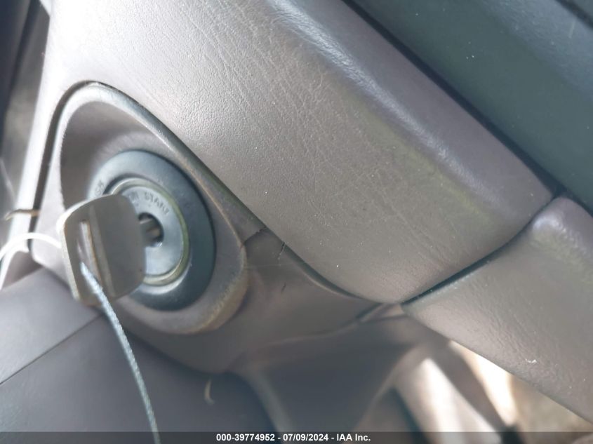 2000 Toyota Camry Ce VIN: 4T1BG22K1YU617874 Lot: 39774952