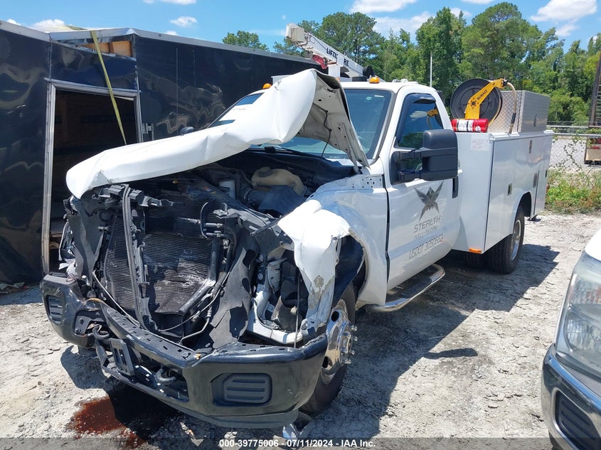 2011 Ford F-350 Chassis Xl white truck gasoline 1FDRF3G65BEB00629 photo #3