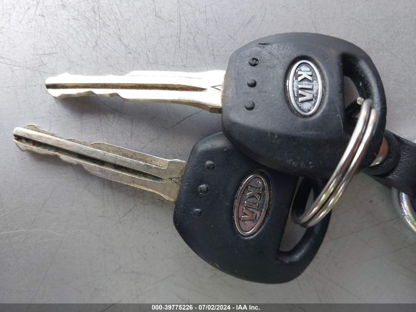 2006 Kia Sedona Ex/Lx VIN: KNDMB233066081617 Lot: 39775226