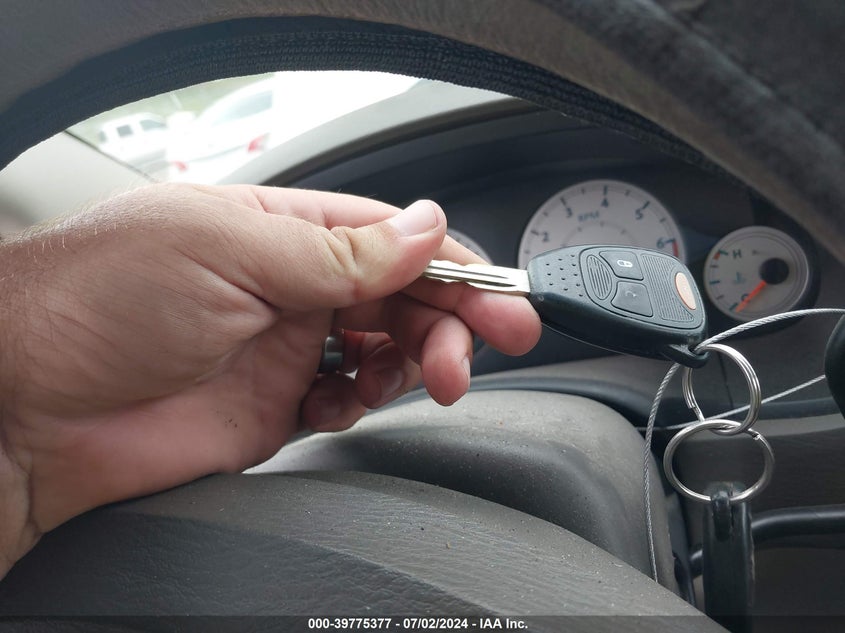 2007 Chrysler Town & Country Lx VIN: 2A4GP44R07R147553 Lot: 39775377