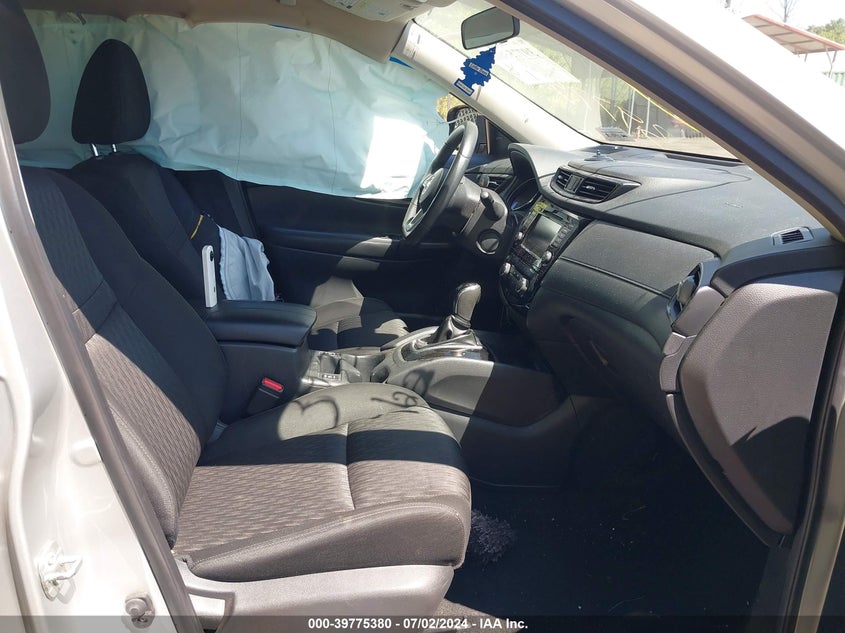 VIN KNMAT2MT3KP525947 2019 NISSAN ROGUE SV
