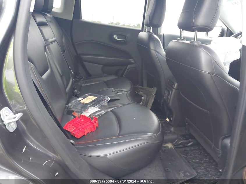 VIN 3C4NJDCB7KT630742 2019 JEEP COMPASS LIMITED 4X4