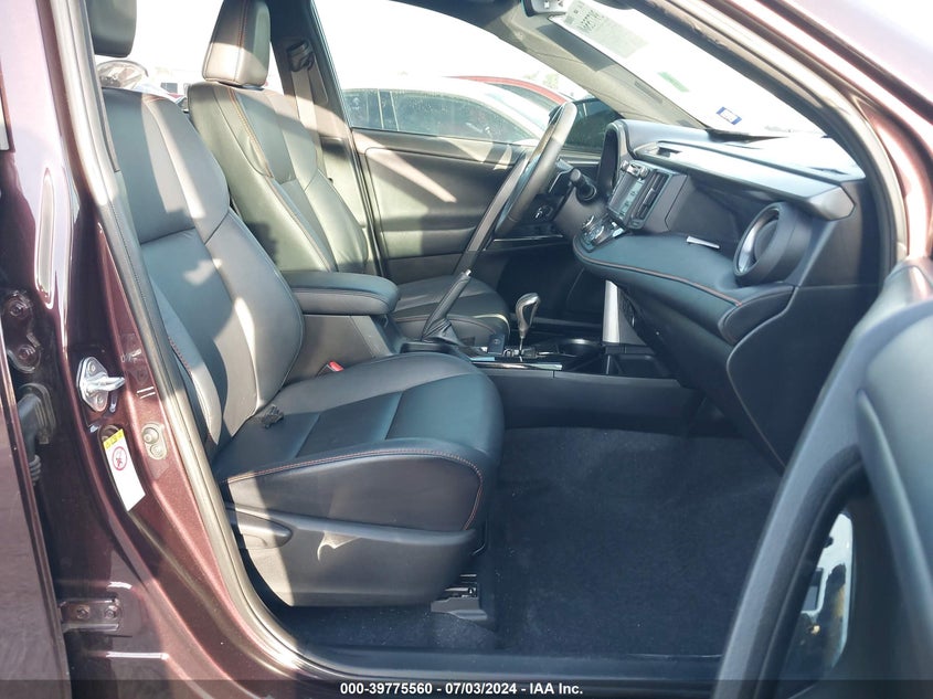 2017 TOYOTA RAV4 SE - 2T3NFREV2HW400209