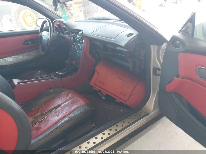 1999 Mercedes-Benz Slk 230 Kompressor VIN: WDBKK47F8XF127766 Lot: 39775596