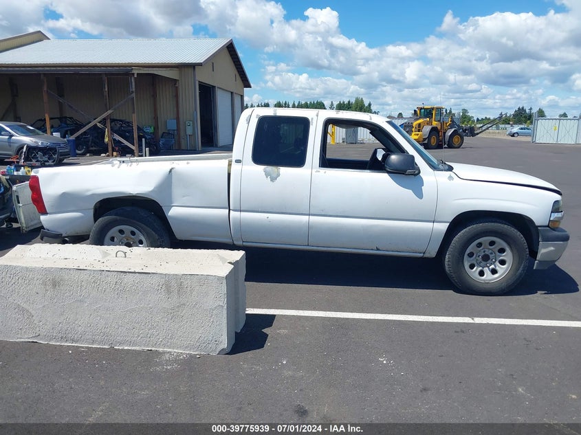 2002 Chevrolet Silverado 1500 VIN: 2GCEC19V521353326 Lot: 39775939