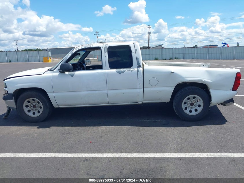 2002 Chevrolet Silverado 1500 VIN: 2GCEC19V521353326 Lot: 39775939