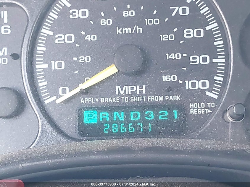 2002 Chevrolet Silverado 1500 VIN: 2GCEC19V521353326 Lot: 39775939