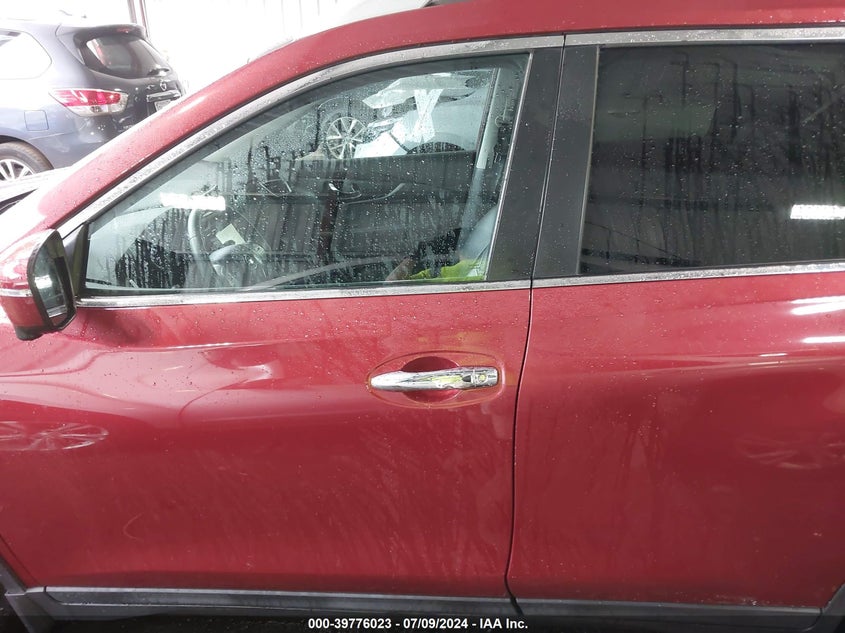 2016 NISSAN ROGUE SL - 5N1AT2MT3GC781015