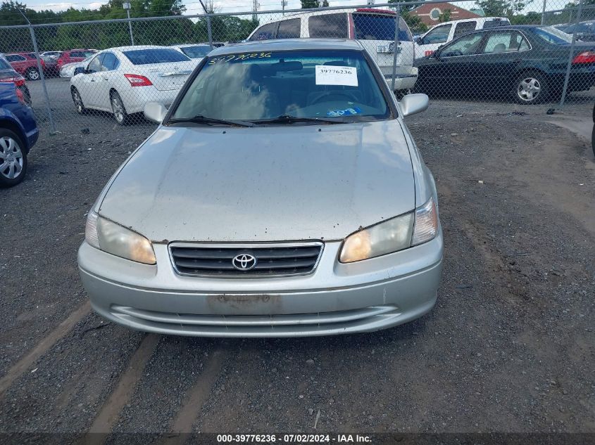2000 Toyota Camry Le V6 VIN: 4T1BF22K1YU094259 Lot: 39776236