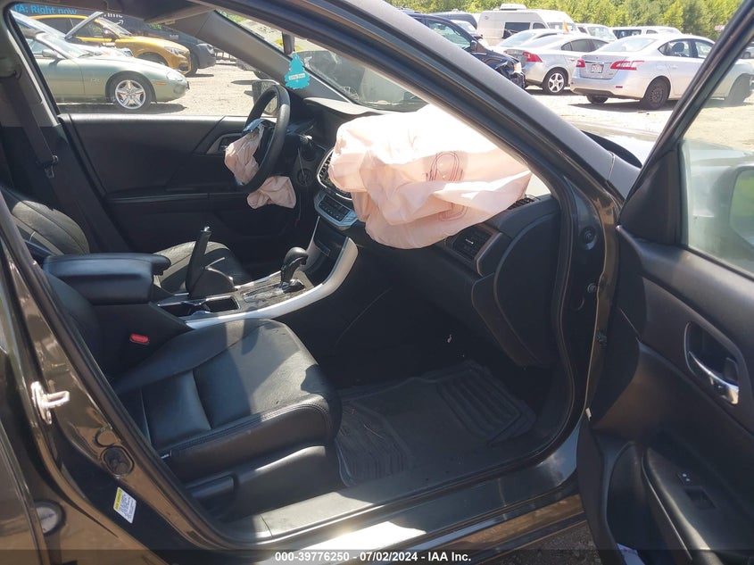 2013 HONDA ACCORD VIN: 1HGCR2F32DA006304