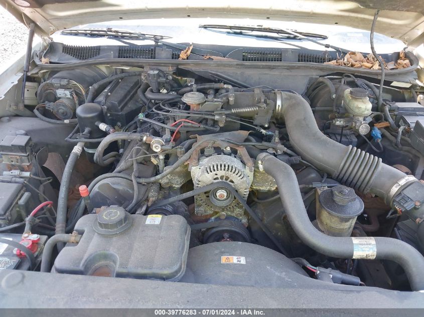 2002 Ford Crown Victoria Standard VIN: 2FAFP73W82X121772 Lot: 39776283