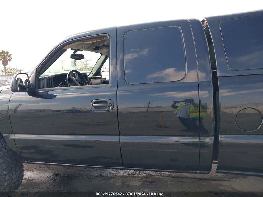 2004 Chevrolet Silverado 1500 Ls VIN: 2GCEC19T941173204 Lot: 39776342