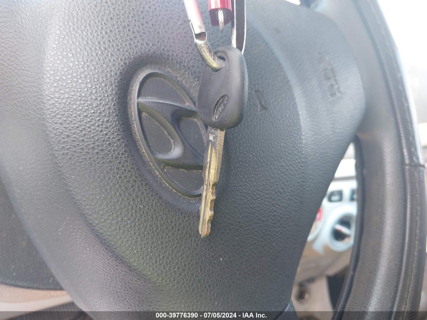 2009 Hyundai Accent Gls VIN: KMHCN46C59U365296 Lot: 39776390