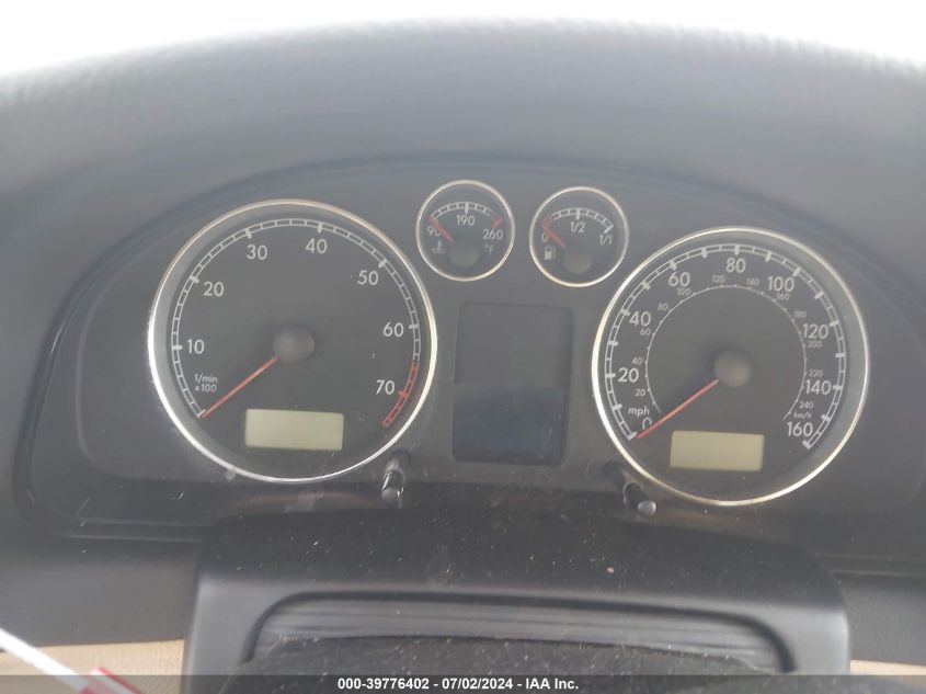 2003 Volkswagen Passat Glx VIN: WVWWH63B23E215700 Lot: 39776402