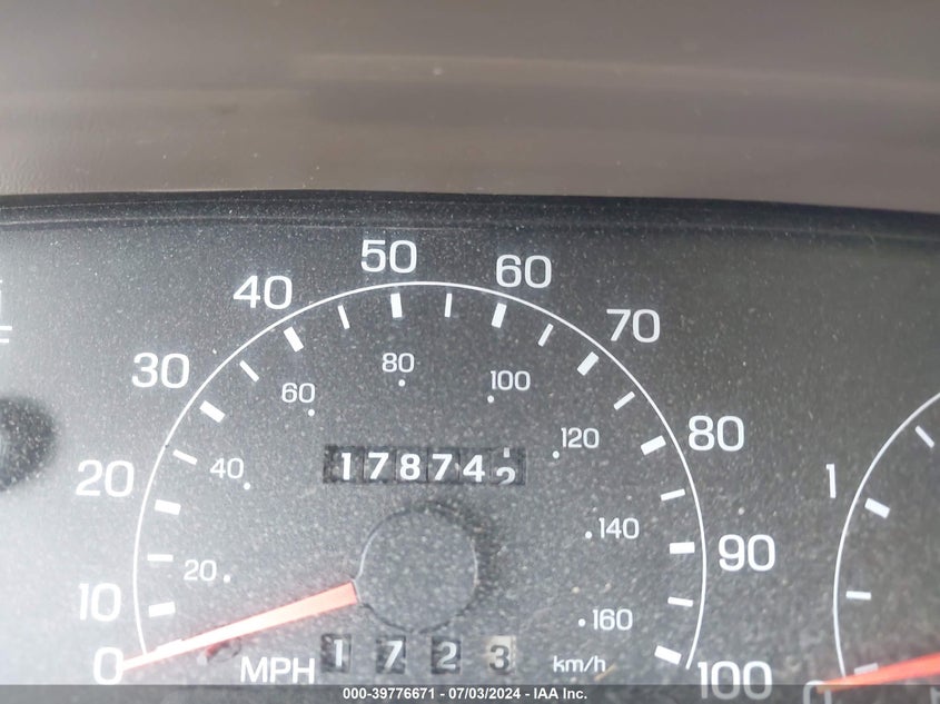 2001 Ford F-250 Lariat/Xl/Xlt VIN: 3FTNX20F81MA38642 Lot: 39776671