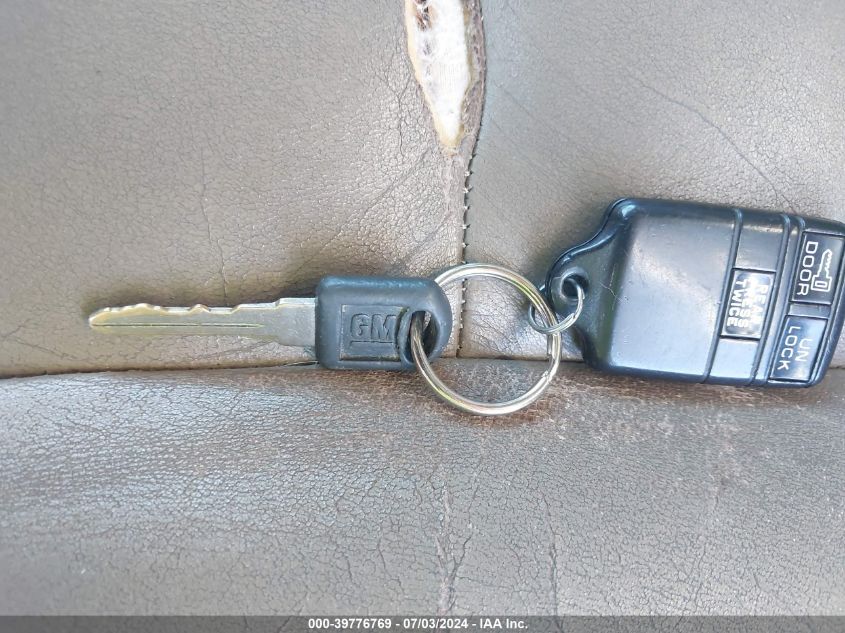 1996 GMC Suburban K2500 VIN: 1GKGK26J6TJ747142 Lot: 39776769