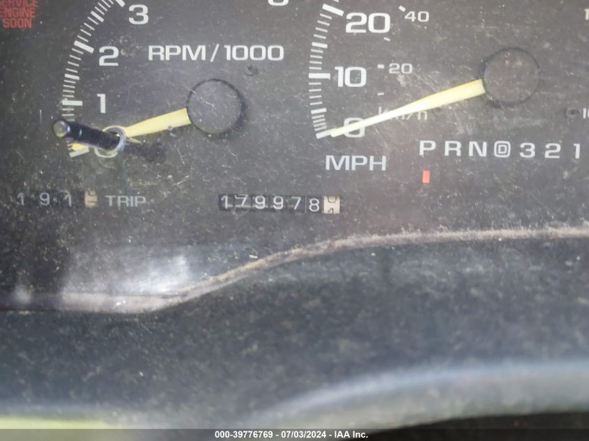 1996 GMC Suburban K2500 VIN: 1GKGK26J6TJ747142 Lot: 39776769