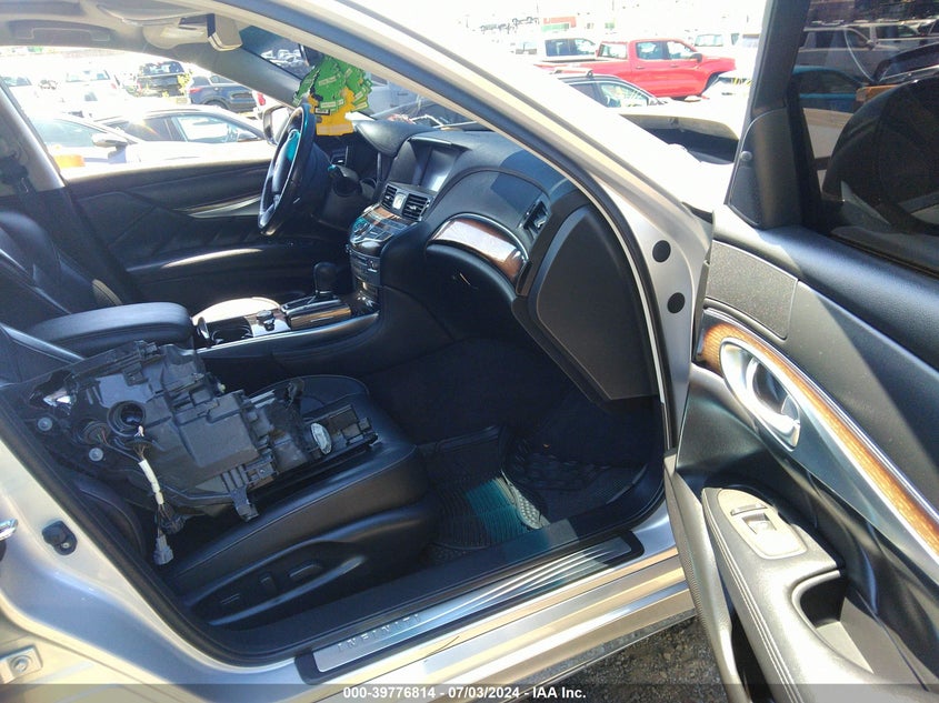 2018 Infiniti Q70L 3.7 Luxe VIN: JN1BY1PR4JM370750 Lot: 39776814