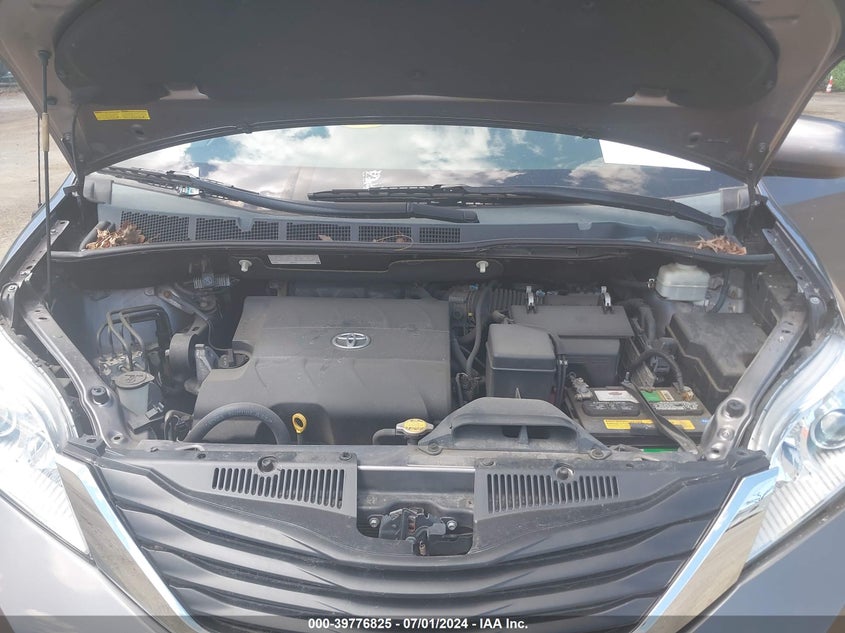 2011 Toyota Sienna Le V6 VIN: 5TDKK3DC4BS088009 Lot: 39776825