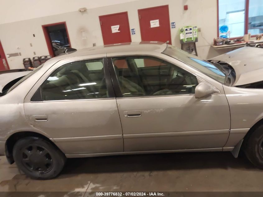 2000 Toyota Camry Ce/Le/Xle VIN: 4T1BG22K0YU696020 Lot: 39776832