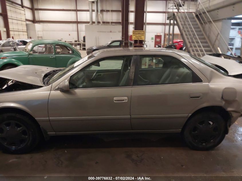 2000 Toyota Camry Ce/Le/Xle VIN: 4T1BG22K0YU696020 Lot: 39776832