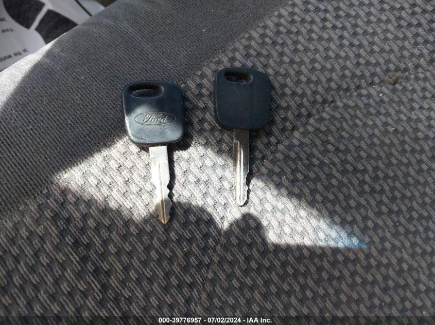 2000 Ford F-150 Work Series/Xl/Xlt VIN: 1FTZX1729YNB83140 Lot: 39776957